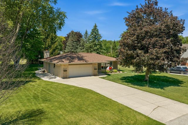 4455 N 143rd STREET, Brookfield, WI 53005