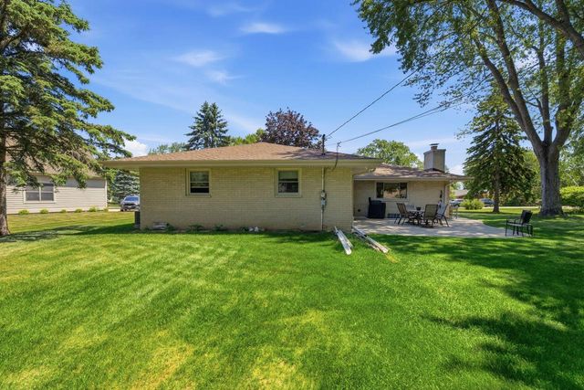 4455 N 143rd STREET, Brookfield, WI 53005