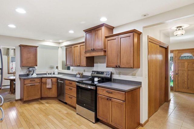 4455 N 143rd STREET, Brookfield, WI 53005