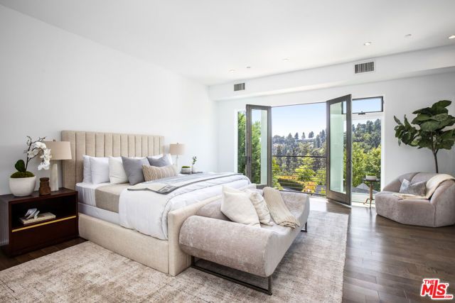 1642 Lindacrest Drive, Beverly Hills, CA 90210