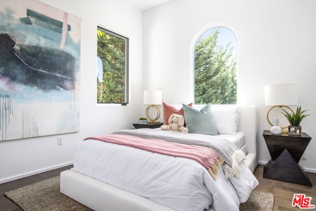 1642 Lindacrest Drive, Beverly Hills, CA 90210