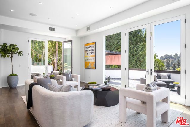 1642 Lindacrest Drive, Beverly Hills, CA 90210