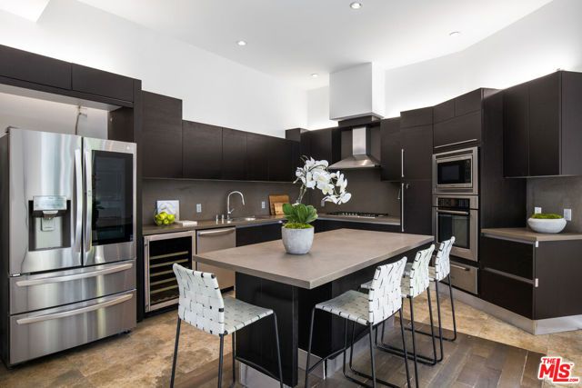 1642 Lindacrest Drive, Beverly Hills, CA 90210