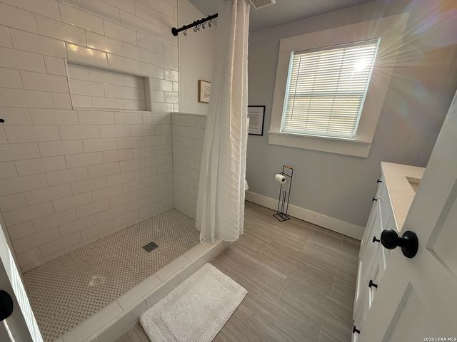 1607 N Pine Street, San Antonio, TX 78208