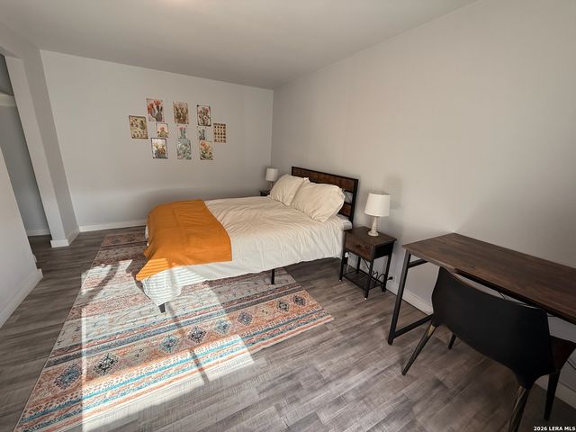 1607 N Pine Street, San Antonio, TX 78208