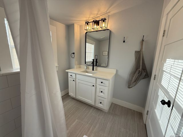 1607 N Pine Street, San Antonio, TX 78208