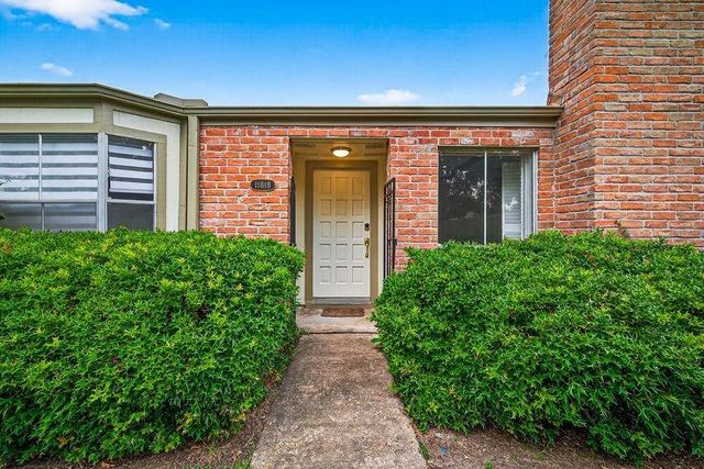 11818 Southlake Drive D1, Houston, TX 77077