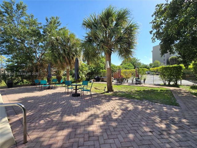 900 NE 195th Street 709, Miami, FL 33179