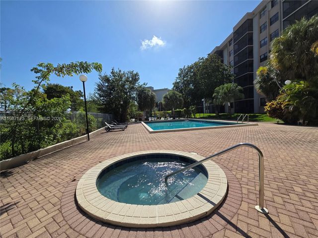 900 NE 195th Street 709, Miami, FL 33179
