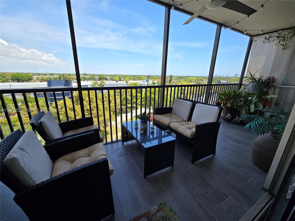 900 NE 195th Street 709, Miami, FL 33179