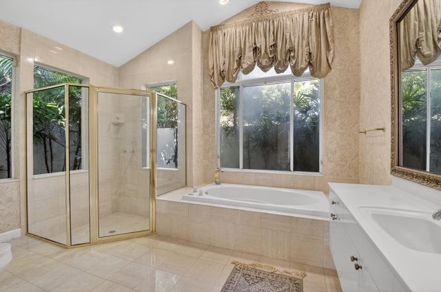 21650 Frontenac Court, Boca Raton, FL 33433