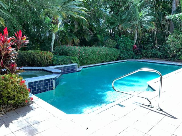 21650 Frontenac Court, Boca Raton, FL 33433