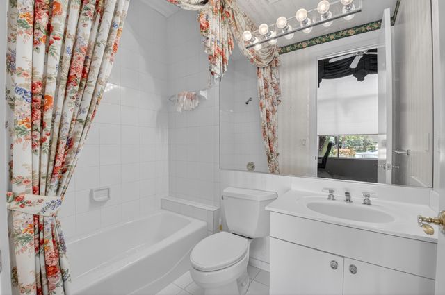 21650 Frontenac Court, Boca Raton, FL 33433