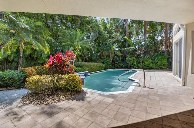 21650 Frontenac Court, Boca Raton, FL 33433