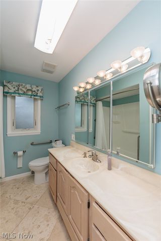 7601 Green Valley Drive, Parma, OH 44134