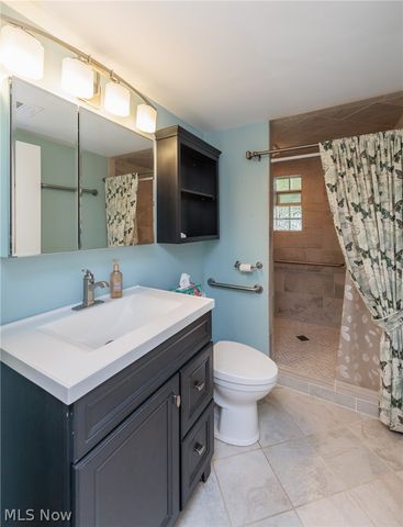 7601 Green Valley Drive, Parma, OH 44134