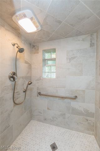 7601 Green Valley Drive, Parma, OH 44134