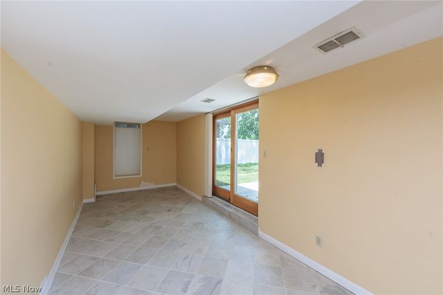 7601 Green Valley Drive, Parma, OH 44134