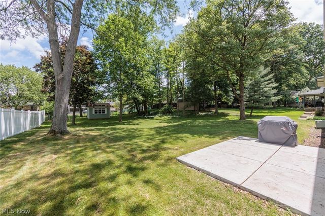 7601 Green Valley Drive, Parma, OH 44134