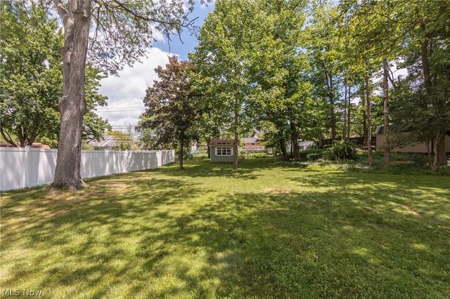 7601 Green Valley Drive, Parma, OH 44134