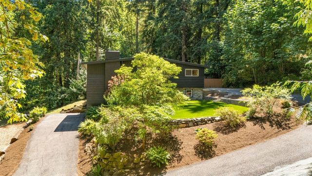 19035 SE 56th Street, Issaquah, WA 98027
