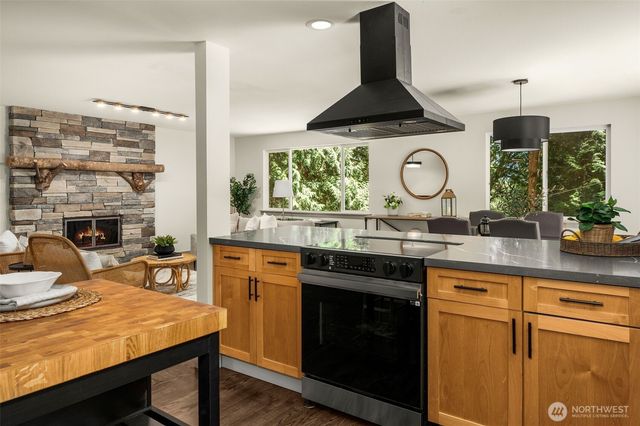 19035 SE 56th Street, Issaquah, WA 98027