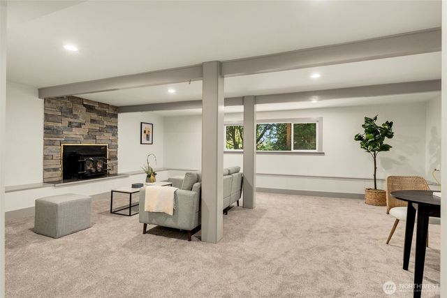 19035 SE 56th Street, Issaquah, WA 98027