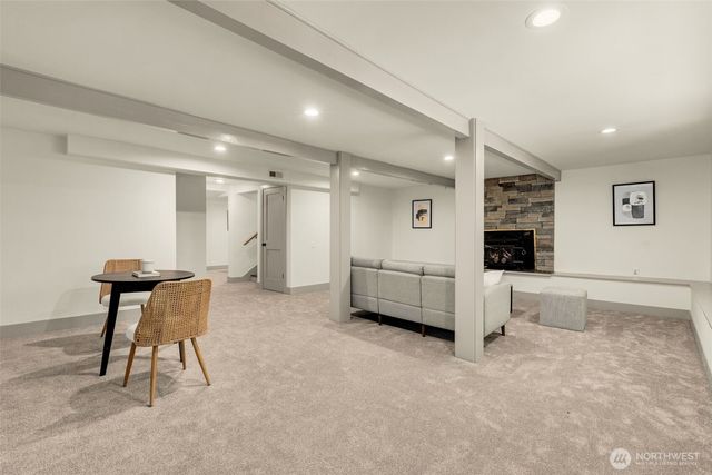 19035 SE 56th Street, Issaquah, WA 98027