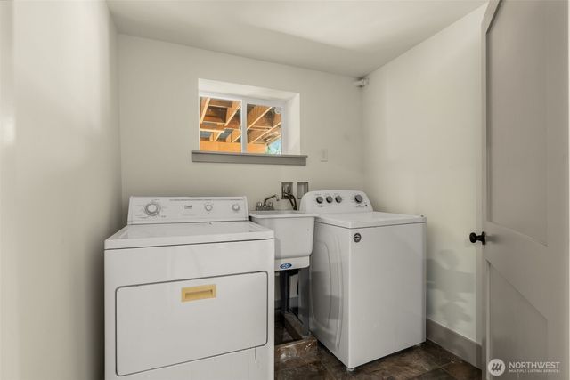 19035 SE 56th Street, Issaquah, WA 98027