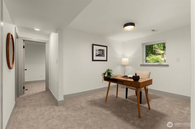 19035 SE 56th Street, Issaquah, WA 98027