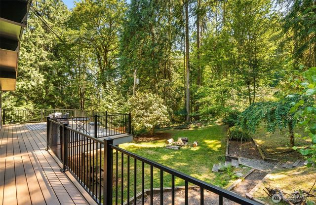 19035 SE 56th Street, Issaquah, WA 98027
