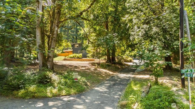 19035 SE 56th Street, Issaquah, WA 98027
