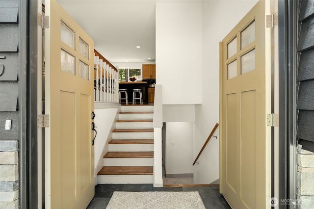 19035 SE 56th Street, Issaquah, WA 98027