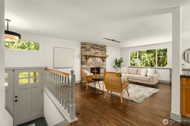 19035 SE 56th Street, Issaquah, WA 98027