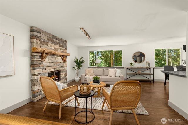 19035 SE 56th Street, Issaquah, WA 98027