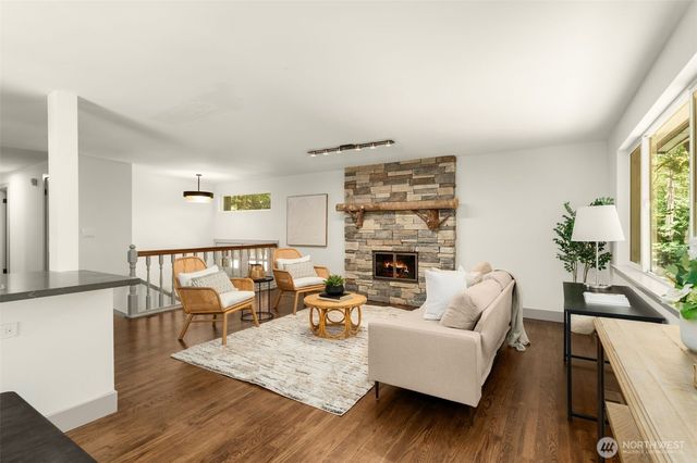 19035 SE 56th Street, Issaquah, WA 98027