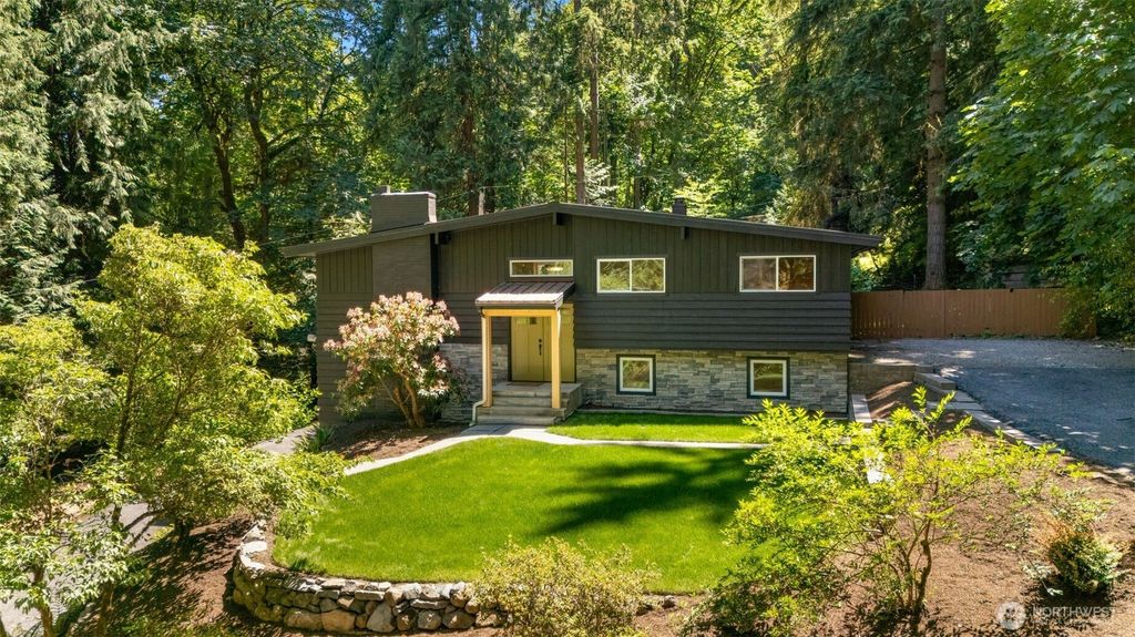 19035 SE 56th Street, Issaquah, WA 98027
