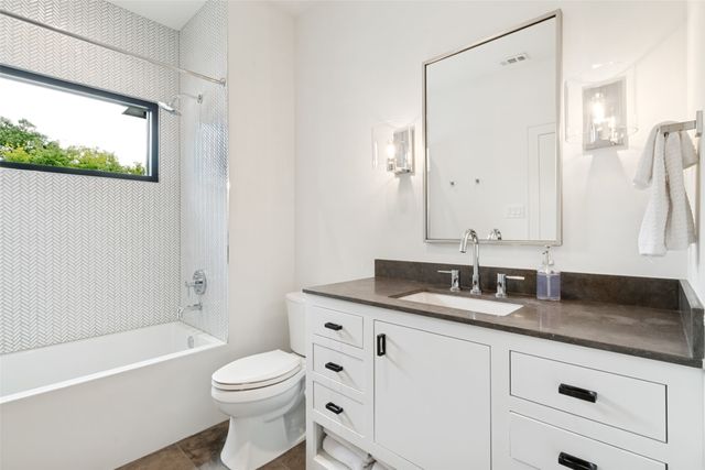 6421 Blanch Circle, Dallas, TX 75214