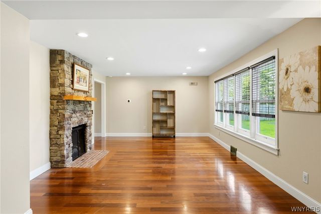 435 Park Club Lane, Amherst, NY 14221