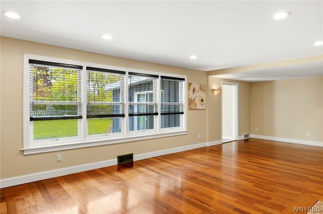 435 Park Club Lane, Amherst, NY 14221