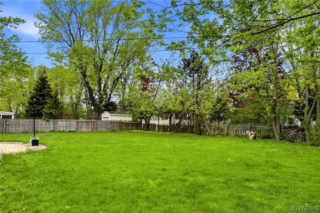 435 Park Club Lane, Amherst, NY 14221