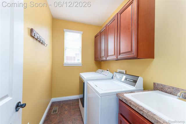 24455 Glenwood Drive, Lyon Charter Township, MI 48178