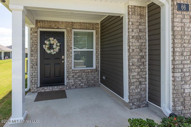 66 Sealy Drive, Byhalia, MS 38611