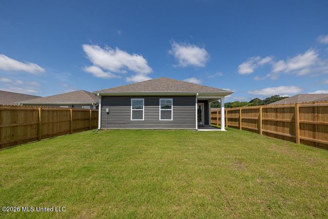 66 Sealy Drive, Byhalia, MS 38611