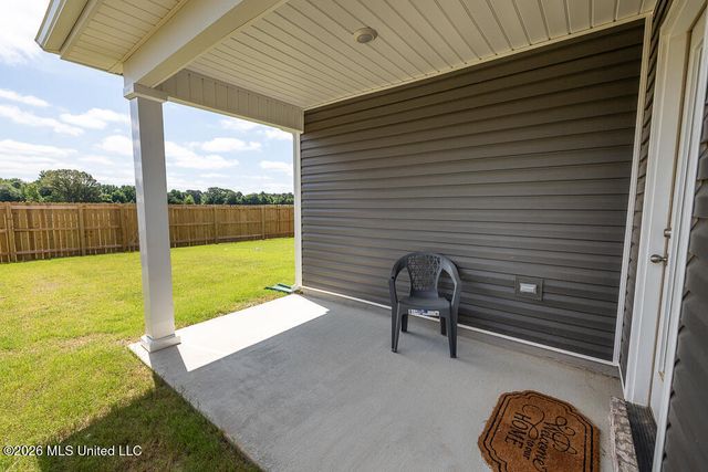 66 Sealy Drive, Byhalia, MS 38611