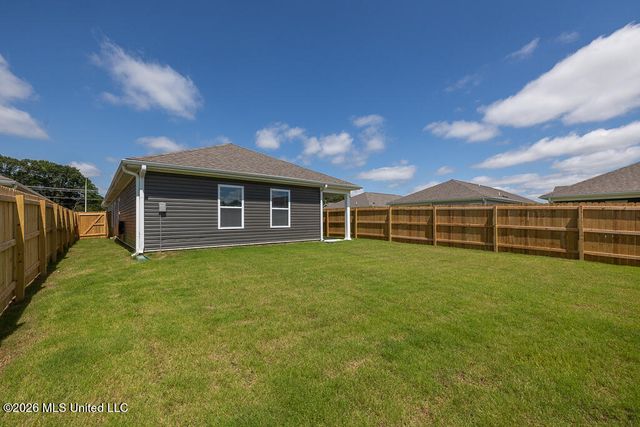 66 Sealy Drive, Byhalia, MS 38611