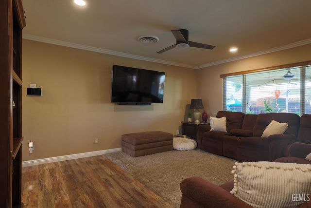 6512 Chewacan Drive, Bakersfield, CA 93309