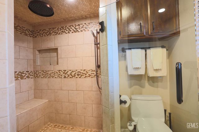 6512 Chewacan Drive, Bakersfield, CA 93309