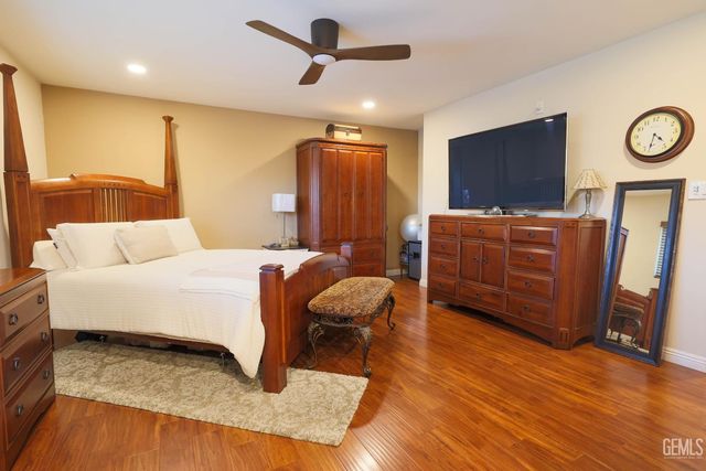 6512 Chewacan Drive, Bakersfield, CA 93309