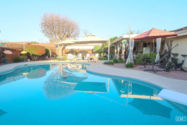 6512 Chewacan Drive, Bakersfield, CA 93309